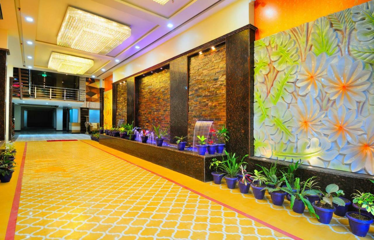 The Grand Uddhav Hotel Ню Делхи Екстериор снимка